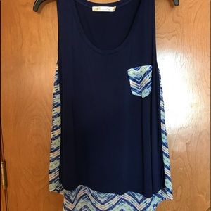 Sleeveless navy top